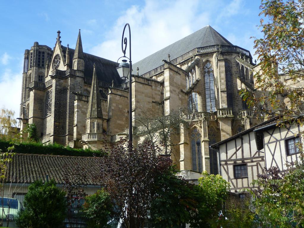 La Maison Du Marchand Peyrat-le-Château Exterior foto